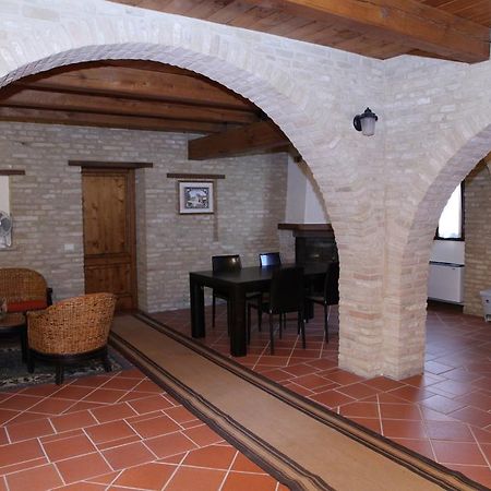 Agriturismo Sant'Antonio Villa Монтегридолфо Екстериор снимка