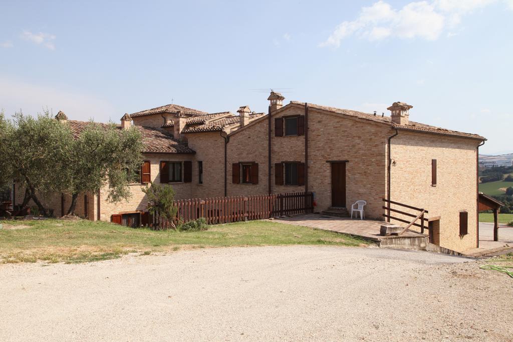 Agriturismo Sant'Antonio Villa Монтегридолфо Екстериор снимка